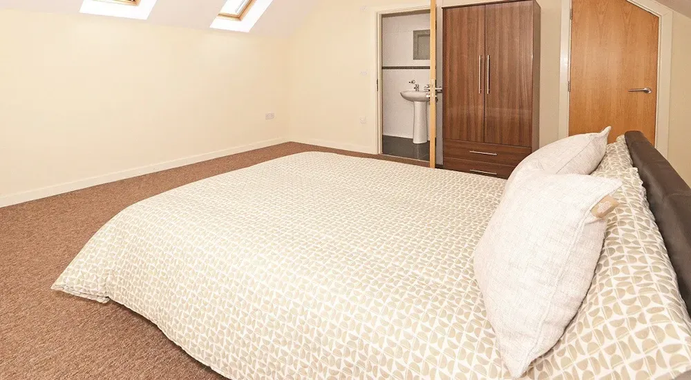 4 Bed Apartment Ensuite Room